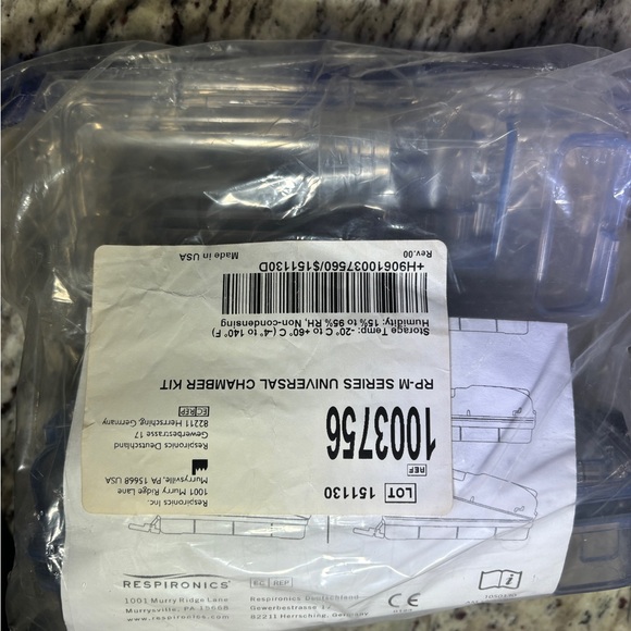 Respronics Heated Humidifier accessories and carry case 1422 hours - Picture 11 of 15